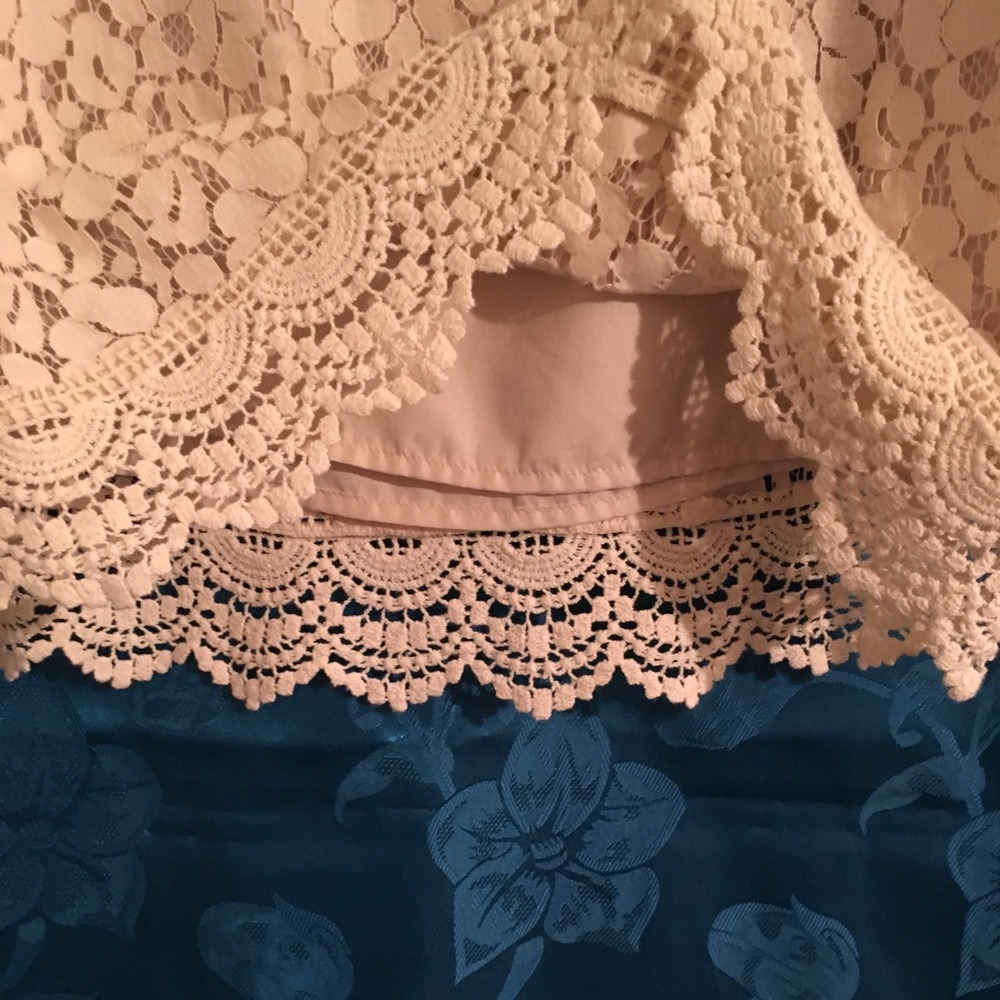 Forever 21 Cream Lace Shirt - Picture 4 of 4